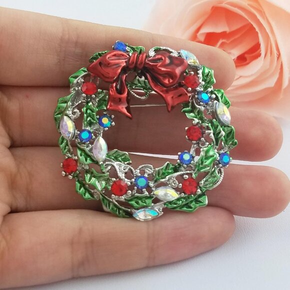 Silver Tone Wreath Green Red Austrian Crystal Round Brooch Pin - Picture 4 of 5